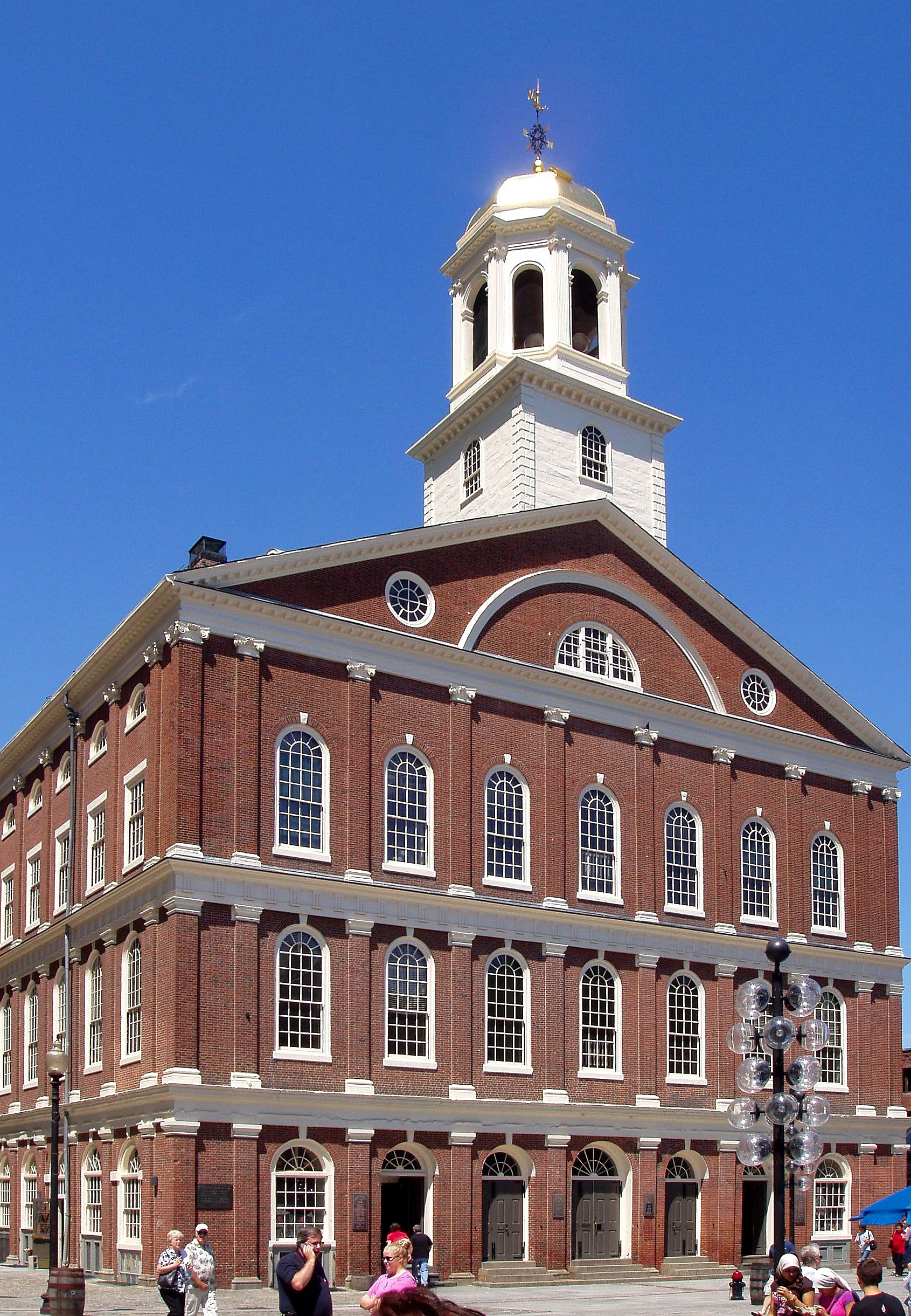 Boston, USA: 22 Things to See and Do + Freedom Trail 6 Brick building of Faneuil Hall