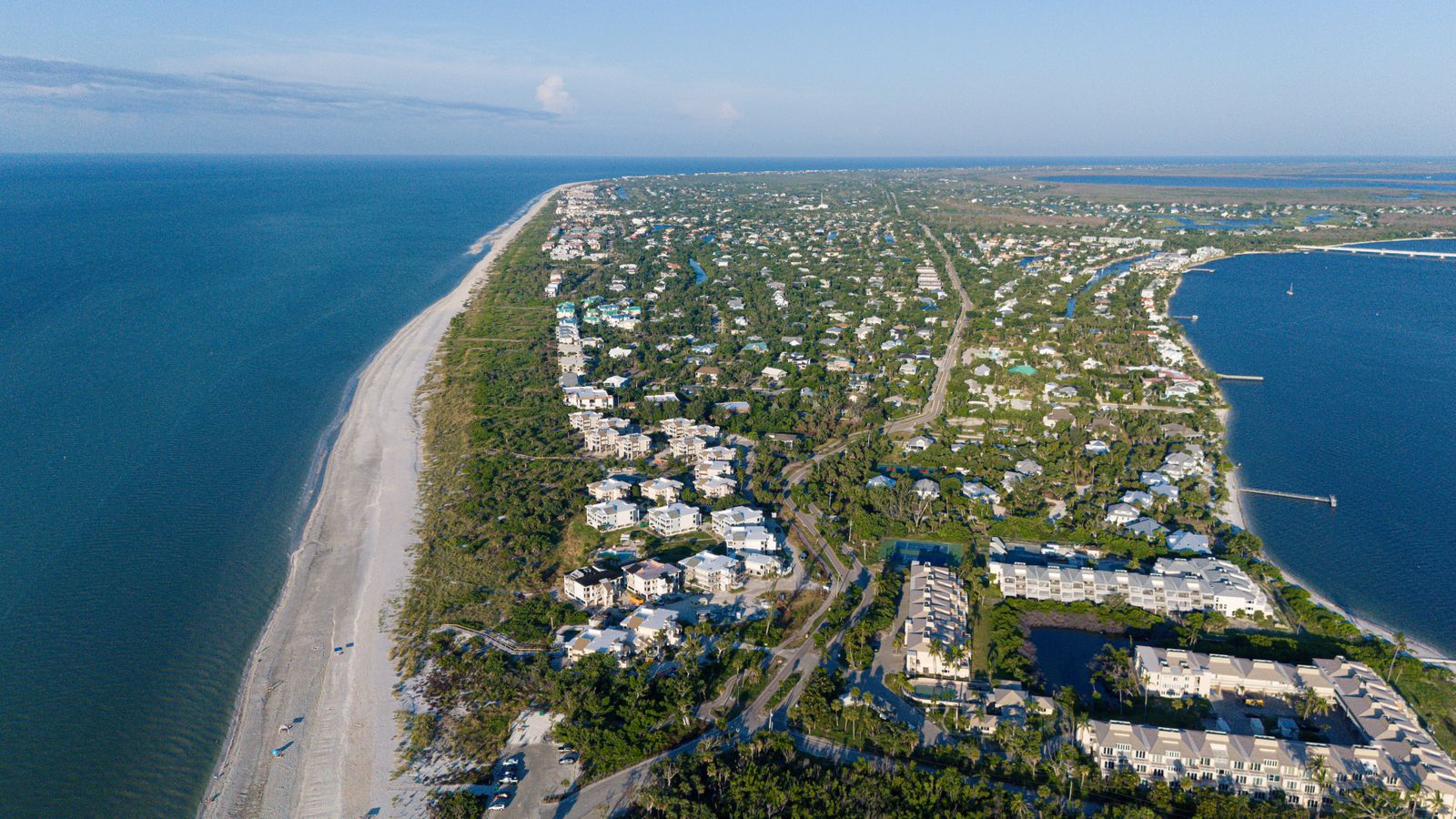 USA Florida 2026: 25 oplevelser, ruter og priser 30 Sanibel Island og den lange strand set fra luften