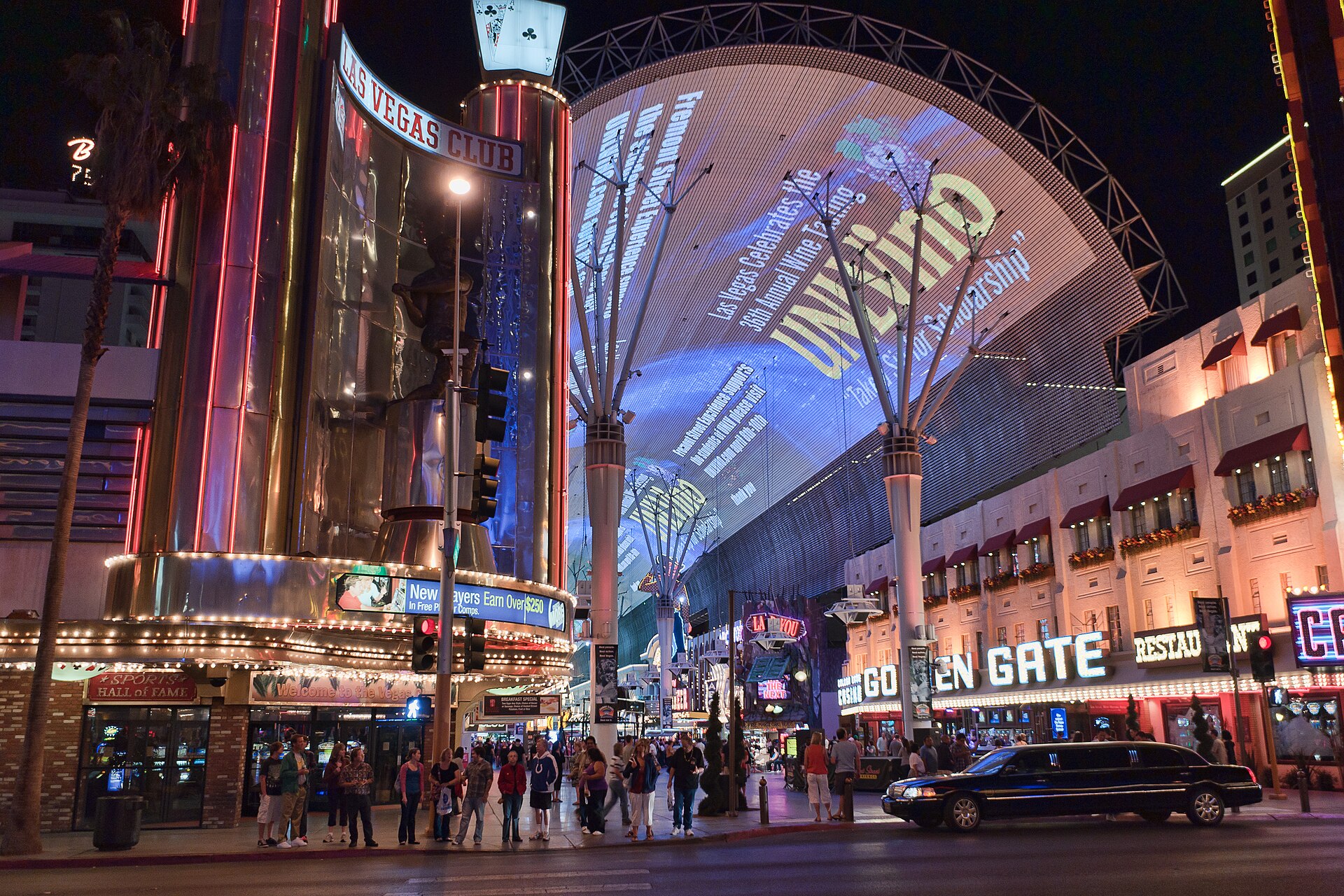 Las Vegas, USA: 29 tipp, mit láss a Stripen túl is 2026-ban 19 Fényboltozat a Fremont Street felett