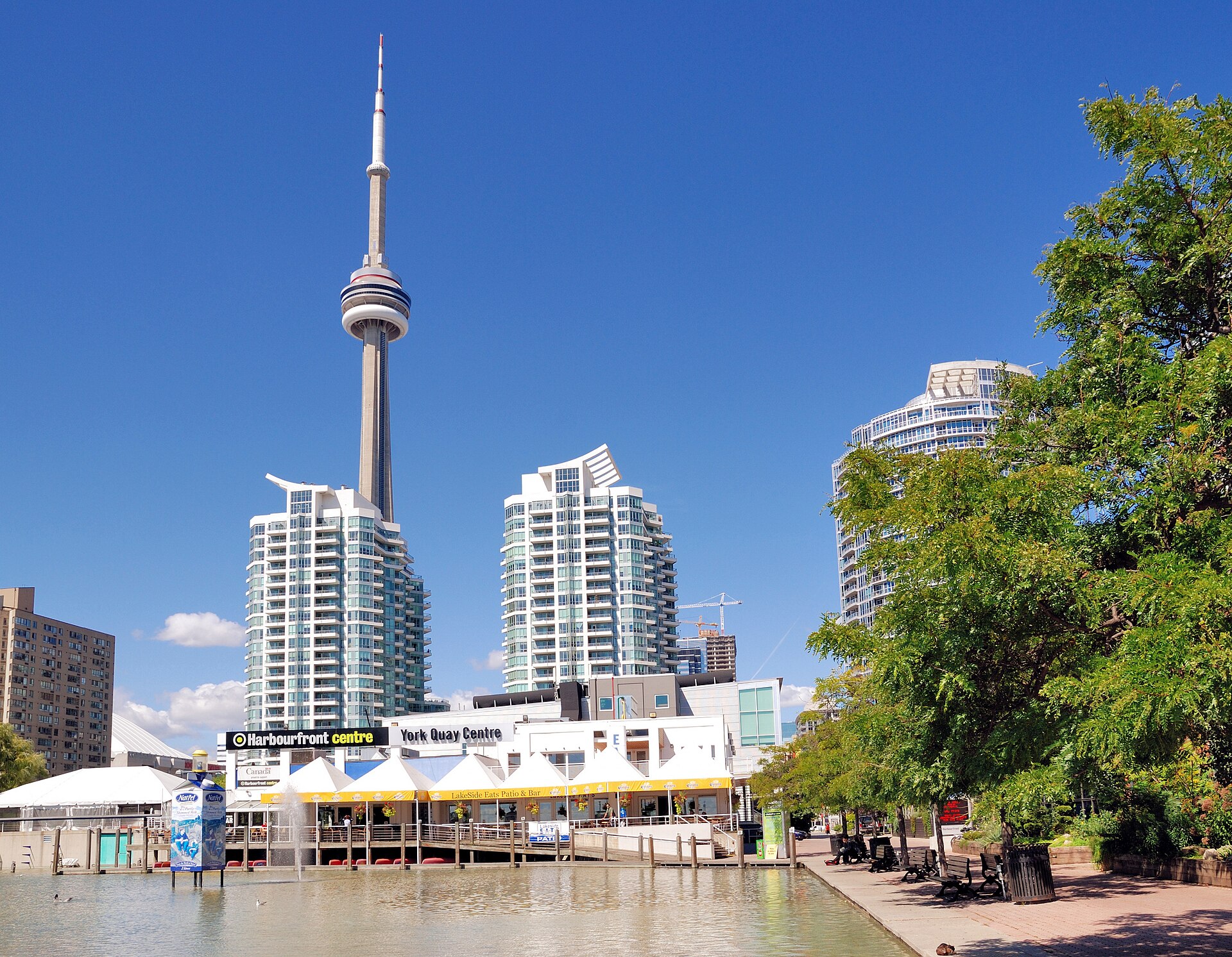 Toronto, Kanada: 20 Sehenswürdigkeiten & Tipps 2026 5 Harbourfront-Uferpromenade mit CN Tower