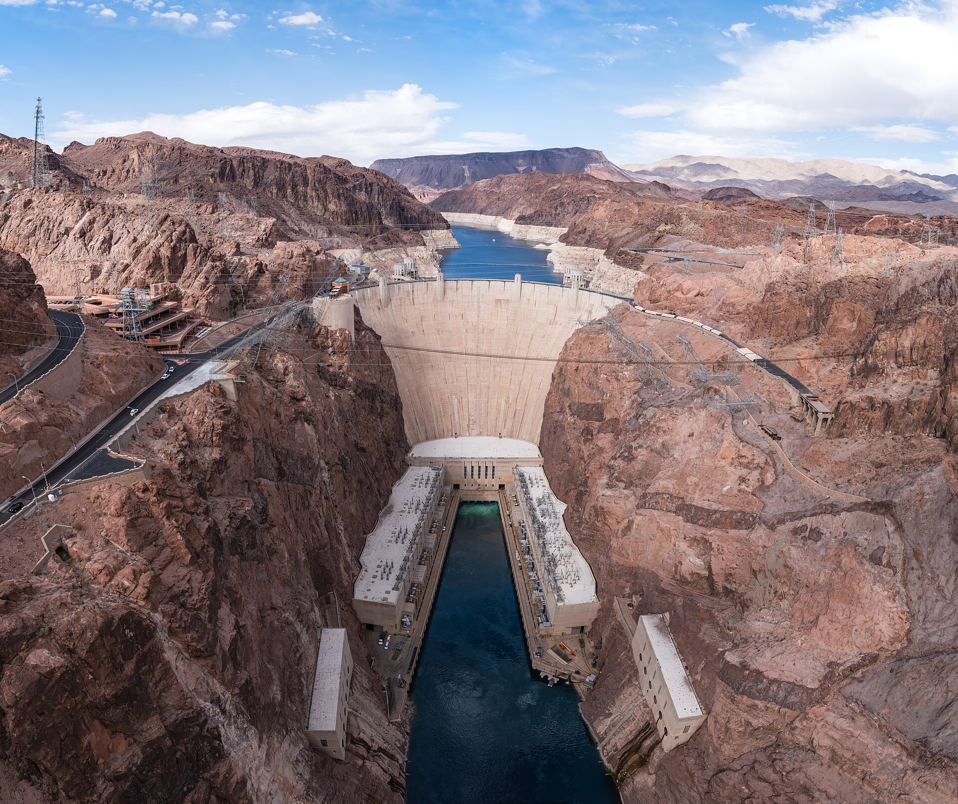 Las Vegas, USA: 29 tipp, mit láss a Stripen túl is 2026-ban 30 A Hoover-gát és a híd a kanyon felett