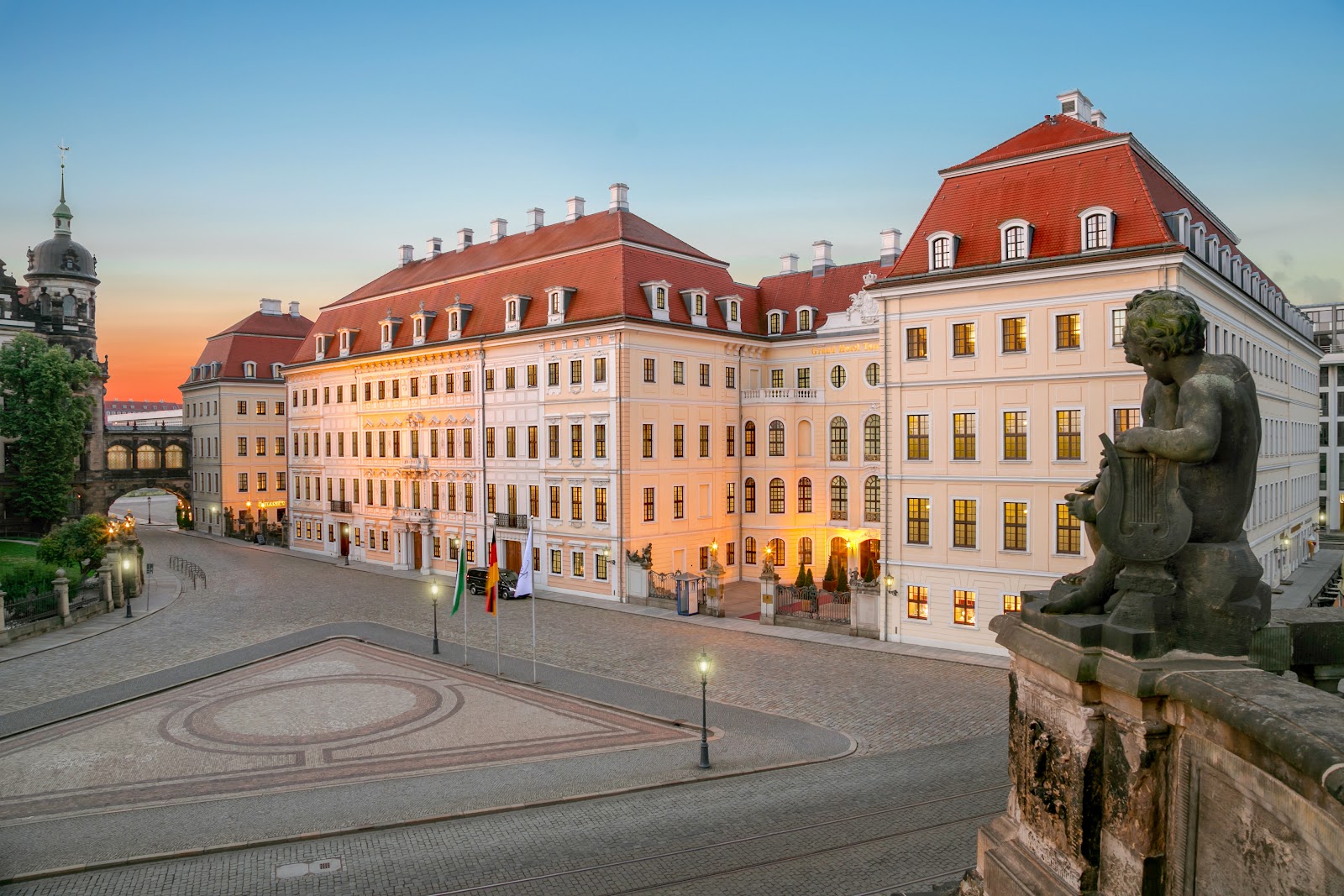 Übernachten in Dresden: 12 Tipps für die besten Hotels und Viertel 2026 2 Hotel Taschenbergpalais Kempinski Dresden