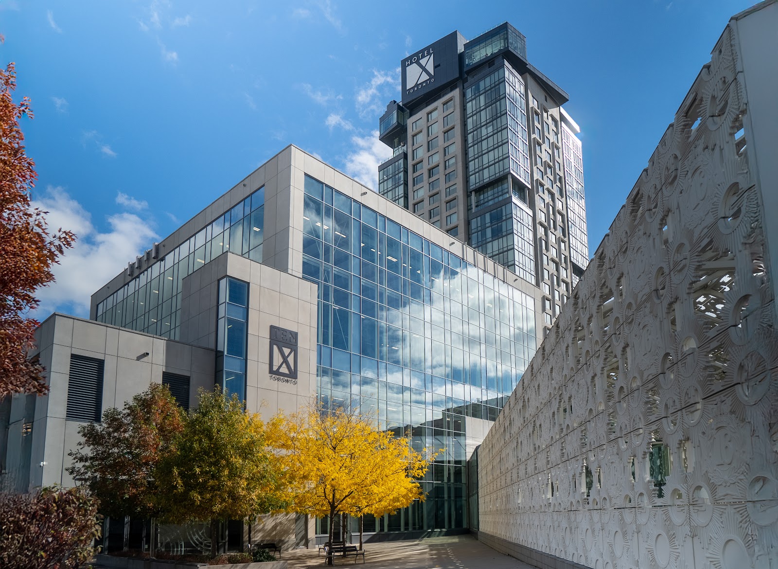 Hol szállj meg Torontóban: a 20 legjobb hotel és stratégiai helyszín 2026-ban 20 Hotel X Toronto