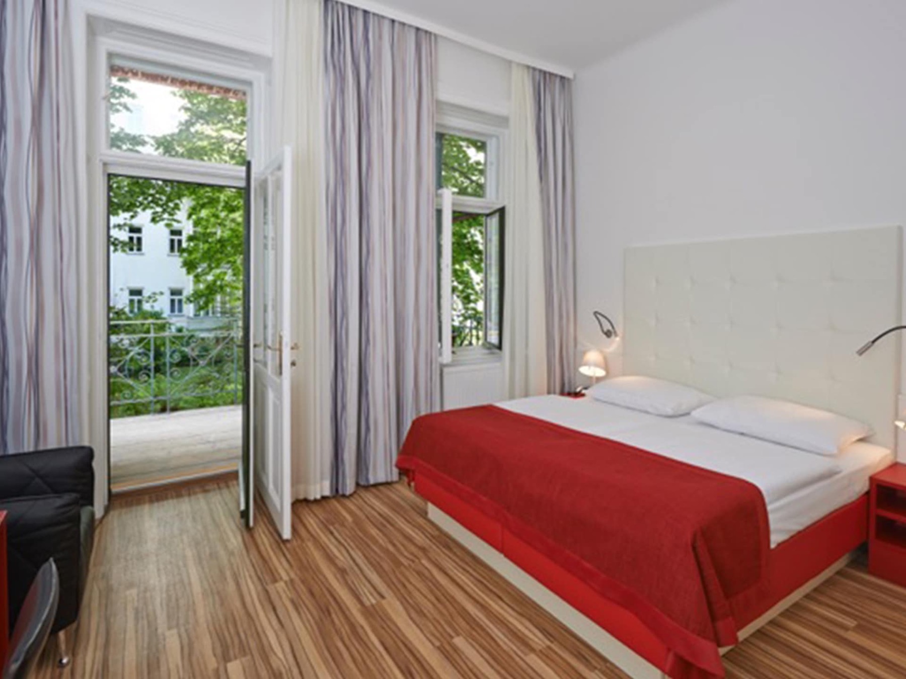 Bécs szállás: 26 tipp hotelekre és biztonságos kerületekre 2026-ban 42 A Hotel Zipser belső tere