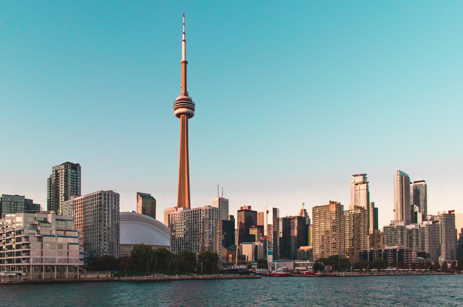 Hol szállj meg Torontóban: a 20 legjobb hotel és stratégiai helyszín 2026-ban 18 InterContinental Toronto Centre