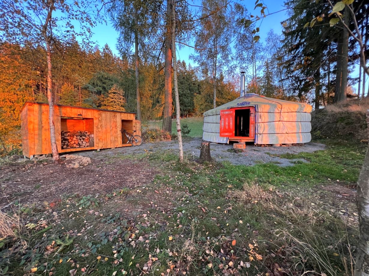 Glamping Tschechien: 34 beste Orte für 2026 69 Jurta v lese — Jurte, Rtyně v Podkrkonoší