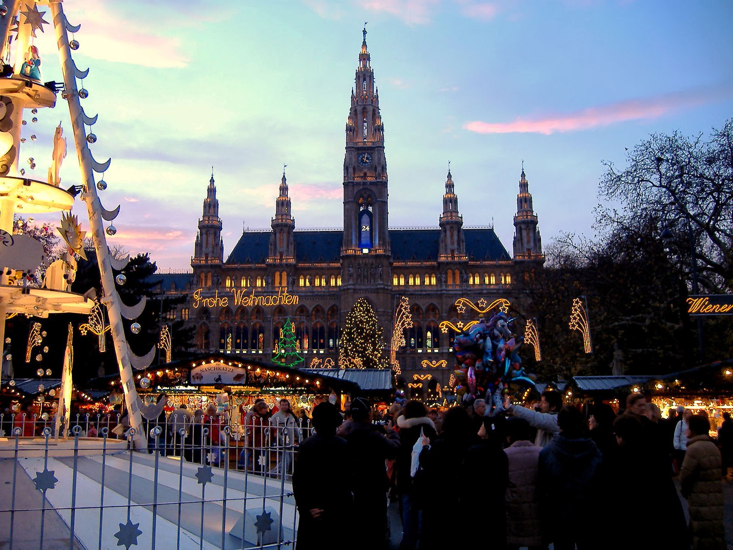 Vart ska man resa i november 2026: 27 varma resmål 22 Julmarknader i Europa