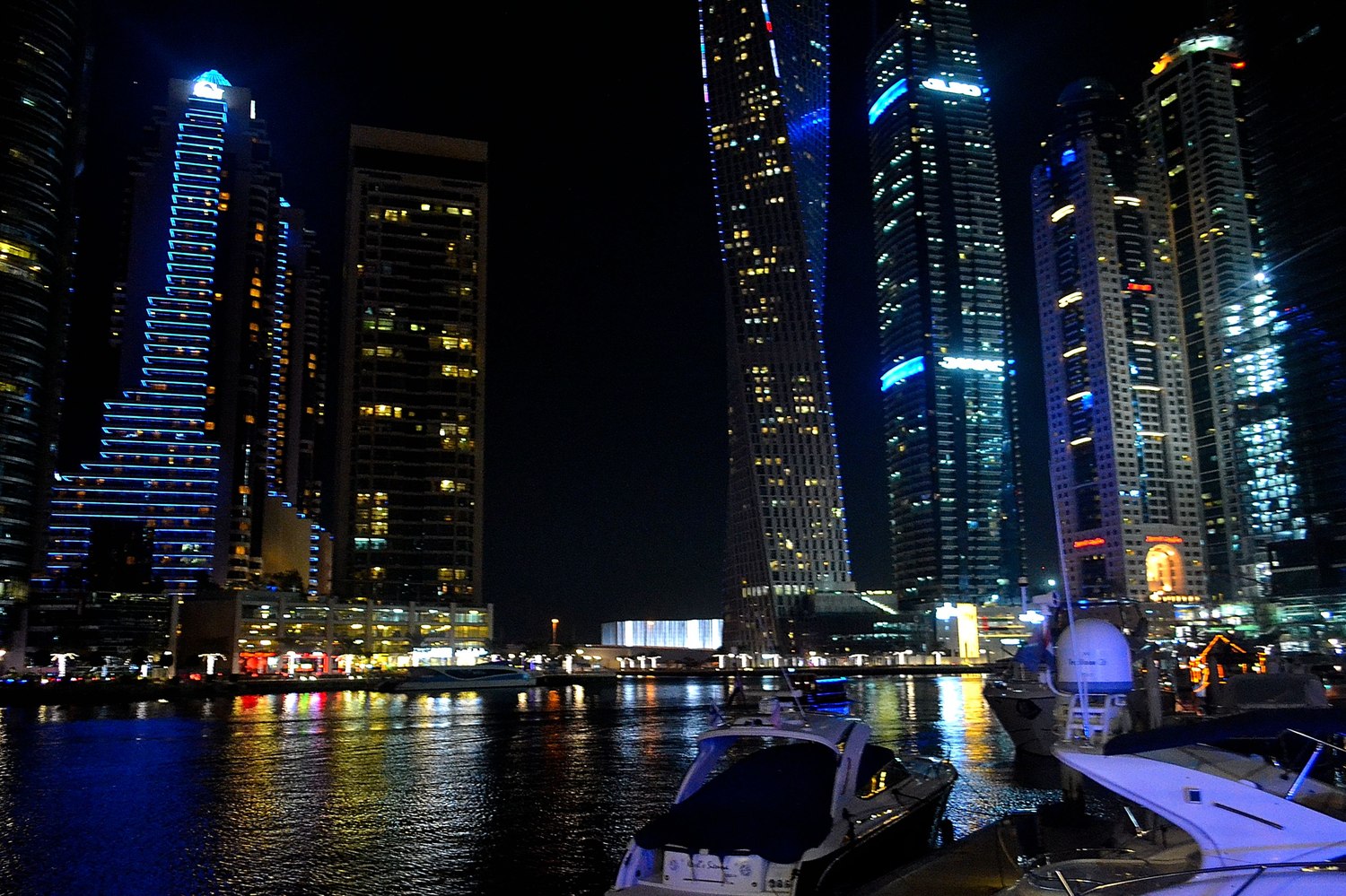 Zonvakantie in oktober 2026: 37 tips waar het nog warm is 22 Dubai en de kust van de Perzische Golf