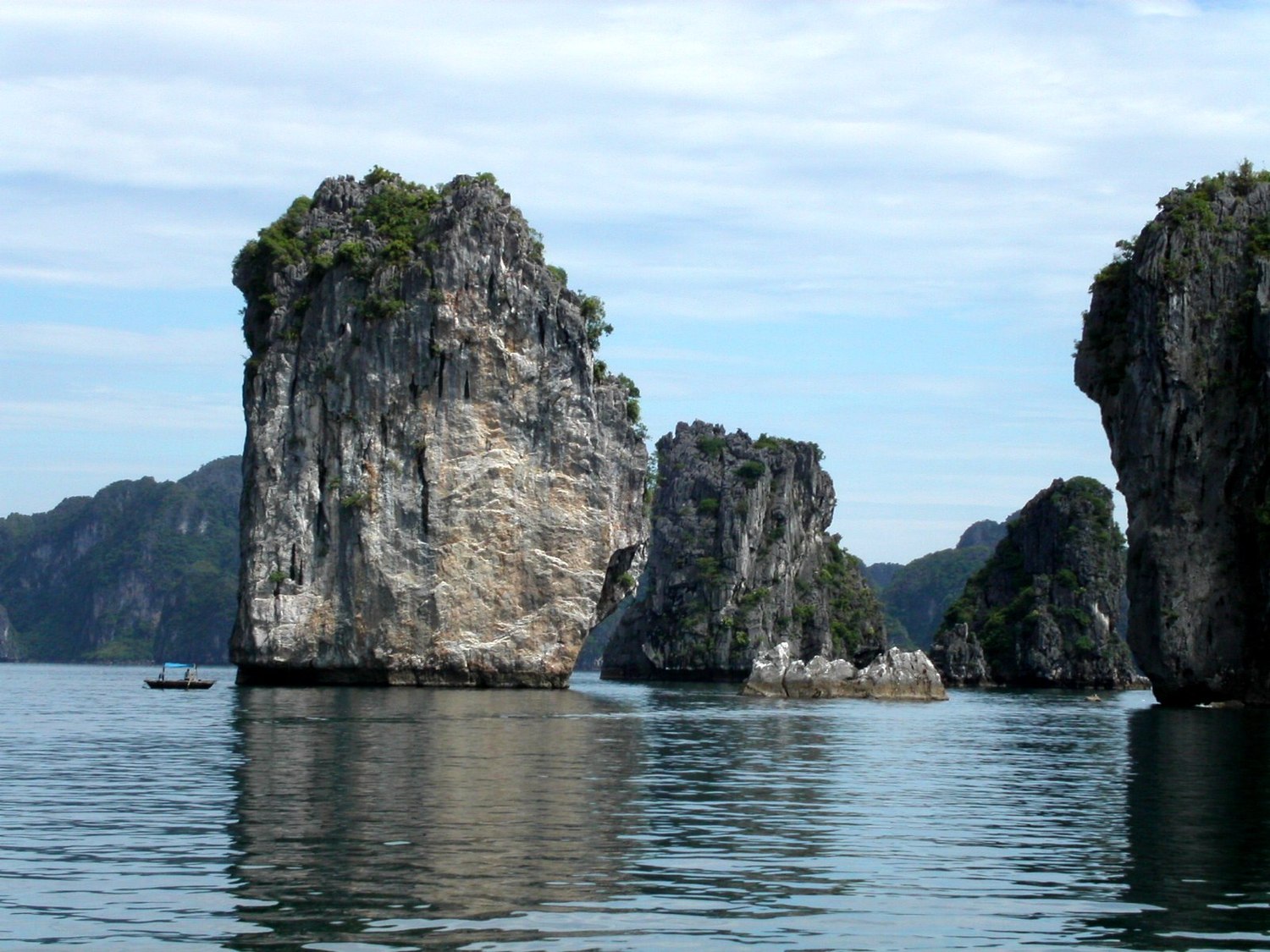 Zonvakantie in oktober 2026: 37 tips waar het nog warm is 28 Ha Long-baai in Vietnam