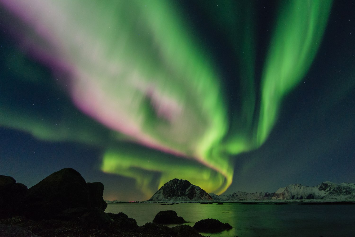 24 parasta matkakohdetta toukokuussa (ei vain rannalle) 37 Norjan vuonot ja revontulet