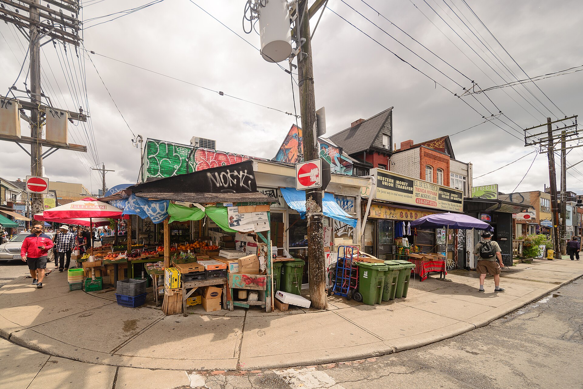 Toronto, Kanada: 20 Sehenswürdigkeiten & Tipps 2026 8 Marktstände und Graffiti im Kensington Market