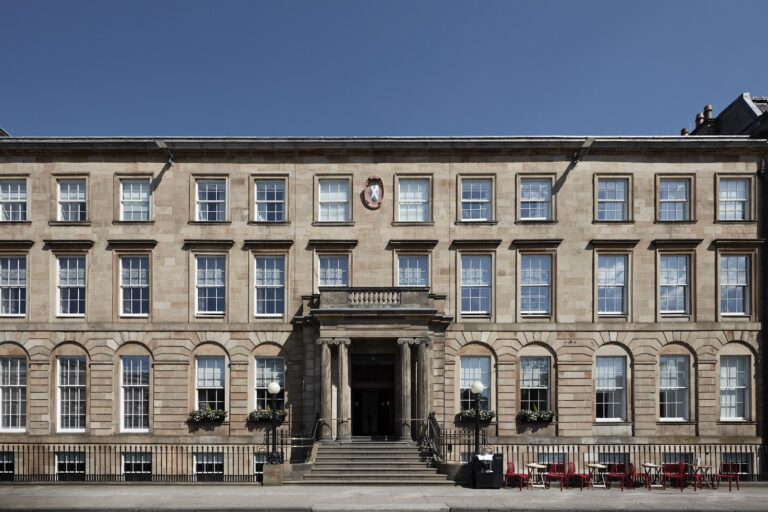 Marea Britanie: ghid, sfaturi și ce să vezi 2026 3 Unde să te cazezi în Glasgow: 12 hoteluri bune și cele mai frumoase cartiere în 2026