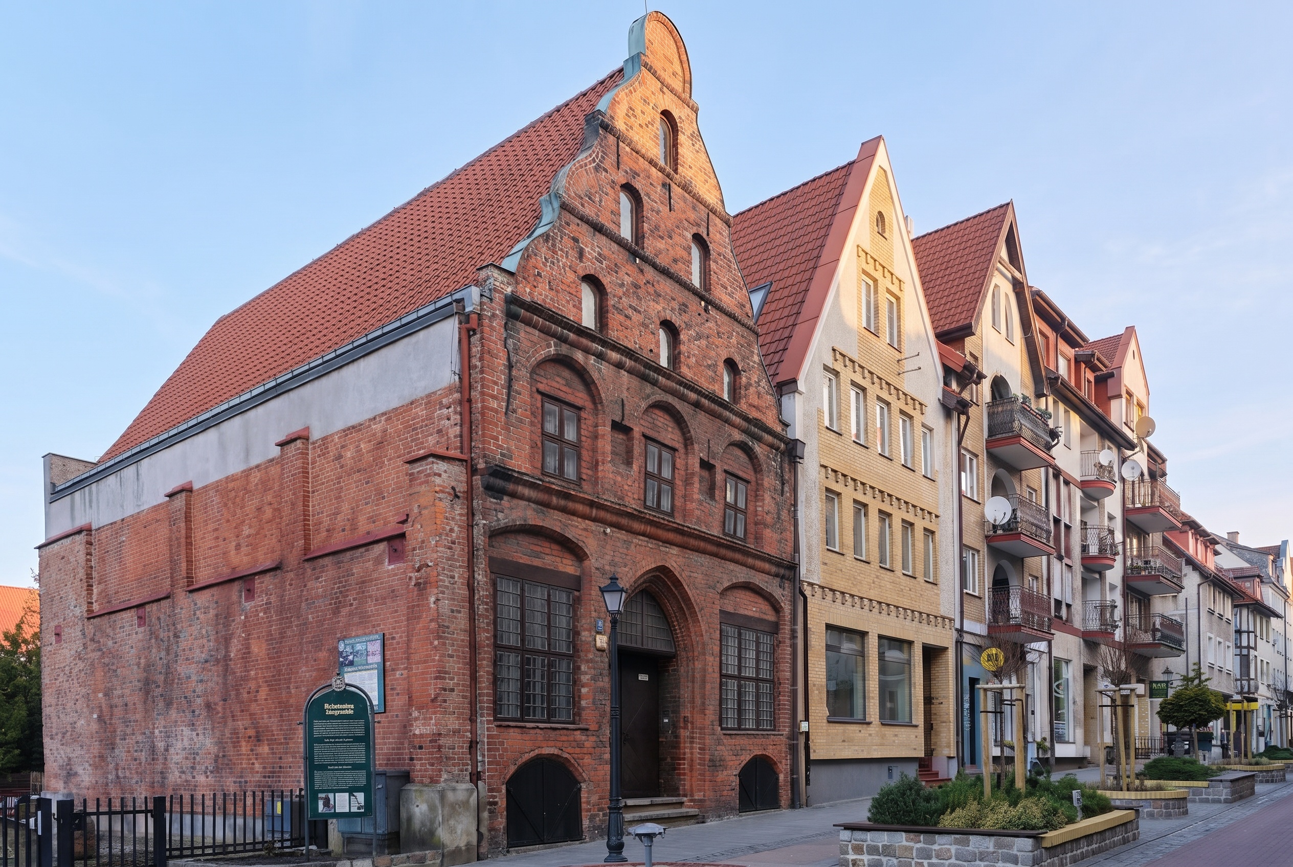 Kolobrzeg Polen: 21 oplevelser, strande og praktiske tips 2026 14 Det gotiske Schlieffen House i Kolobrzegs centrum