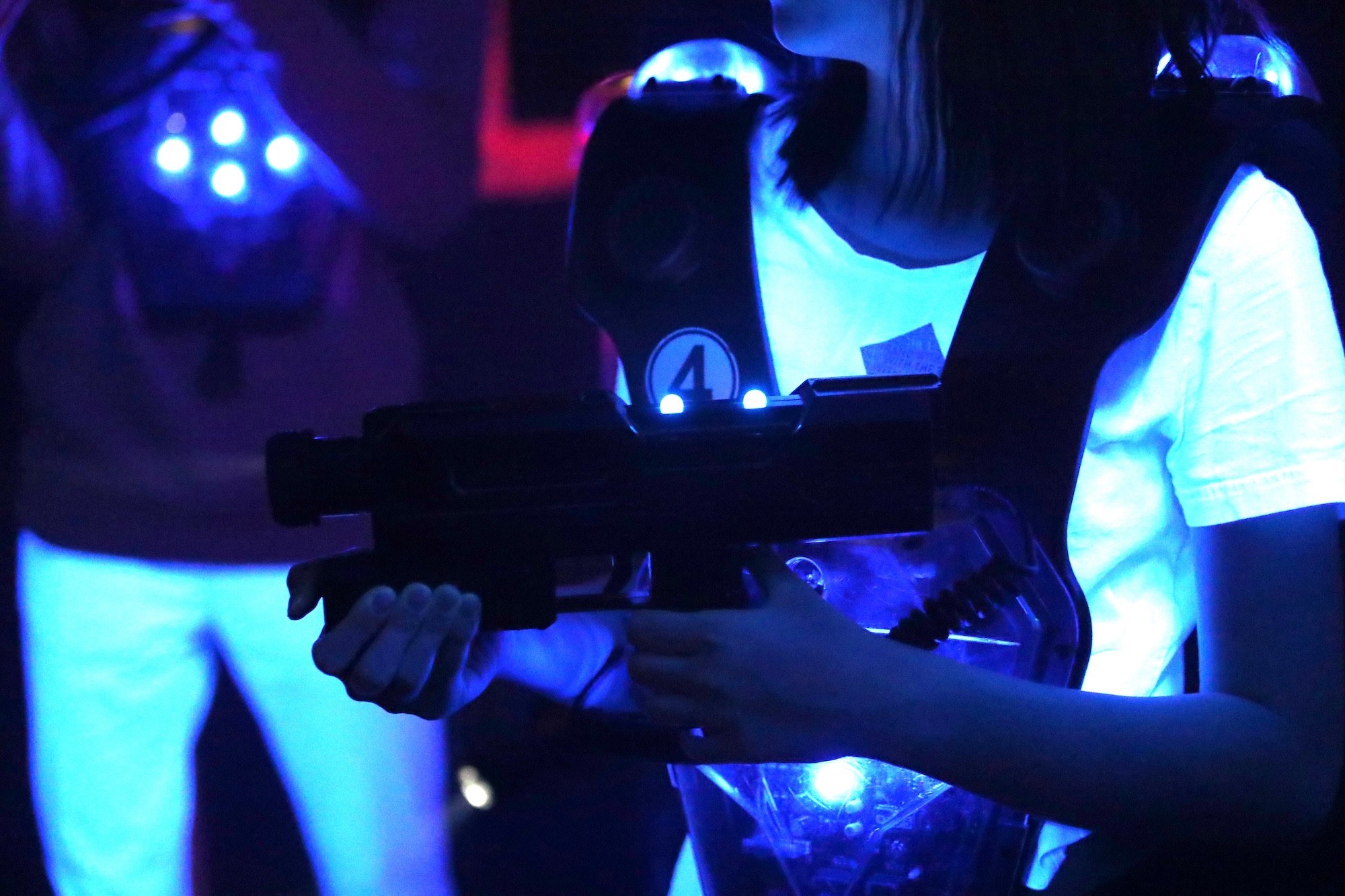 Písek con i bambini: 44 consigli di una mamma del posto per il 2026 10 Laser game alla Laser Aréna di Písek