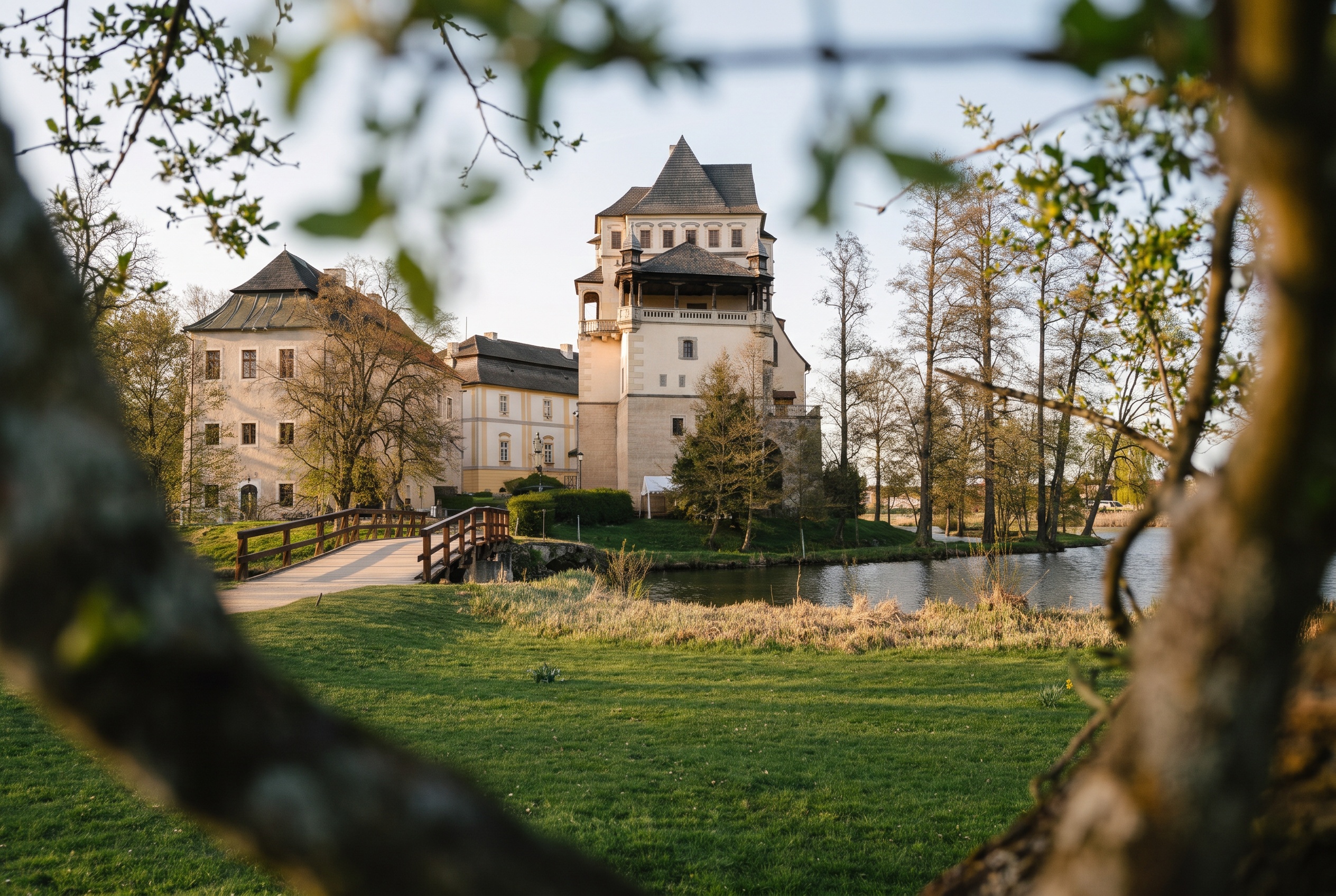 Výlety v okolí Písku: 30 tipů od rodačky na hrady, koupaliště i rozhledny 17 Vodní zámek Blatná