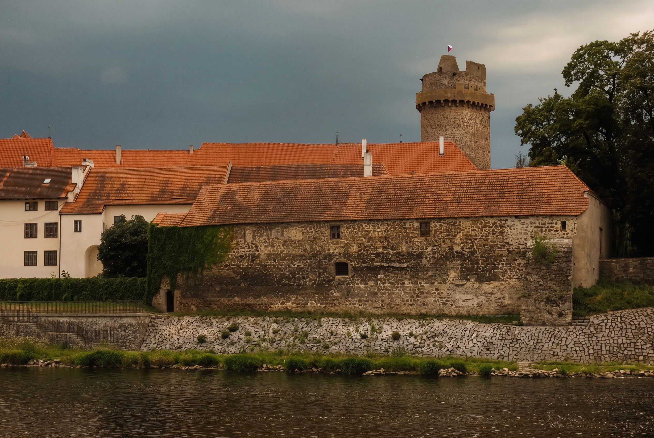 Výlety v okolí Písku: 30 tipů od rodačky na hrady, koupaliště i rozhledny 19 Hrad Strakonice nad soutokem Otavy a Volyňky