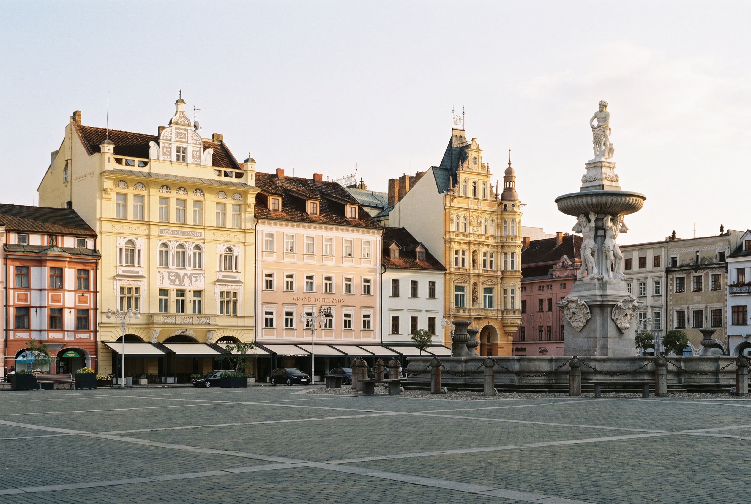 Výlety v okolí Písku: 30 tipů od rodačky na hrady, koupaliště i rozhledny 33 Náměstí Přemysla Otakara II. v Českých Budějovicích