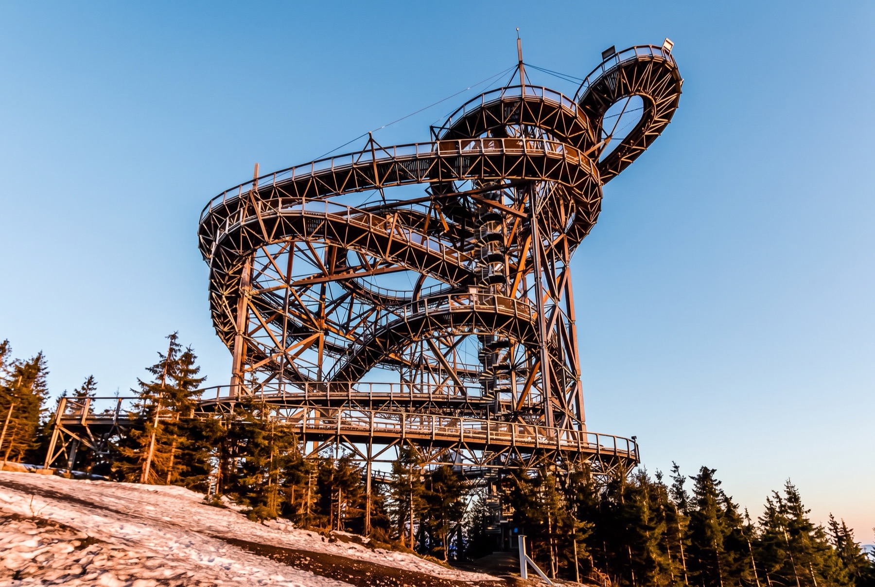 Dolní Morava 2026: 14 tipp, mit láss és csinálj – Sky Bridge, Felhők ösvénye és síelés 7 Felhők ösvénye a Dolní Moraván