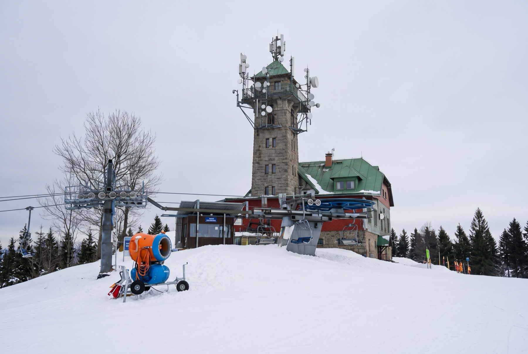 Riesengebirge und Isergebirge ohne Massen 2026: 14 Tipps statt Spindlermühle 7 Aussichtsturm auf dem Tanvaldský Špičák
