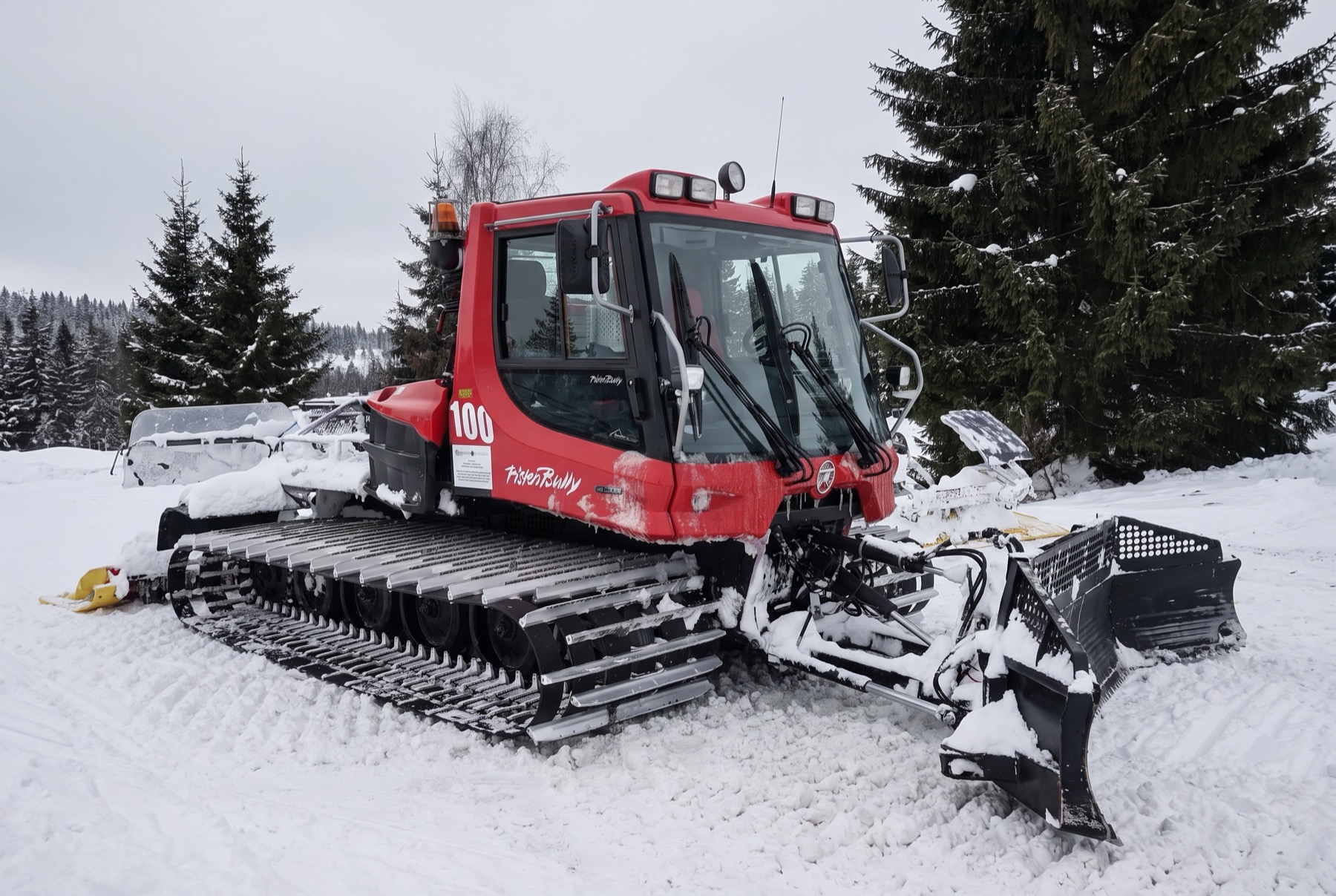 Riesengebirge und Isergebirge ohne Massen 2026: 14 Tipps statt Spindlermühle 11 Pistenraupe präpariert Langlaufloipen