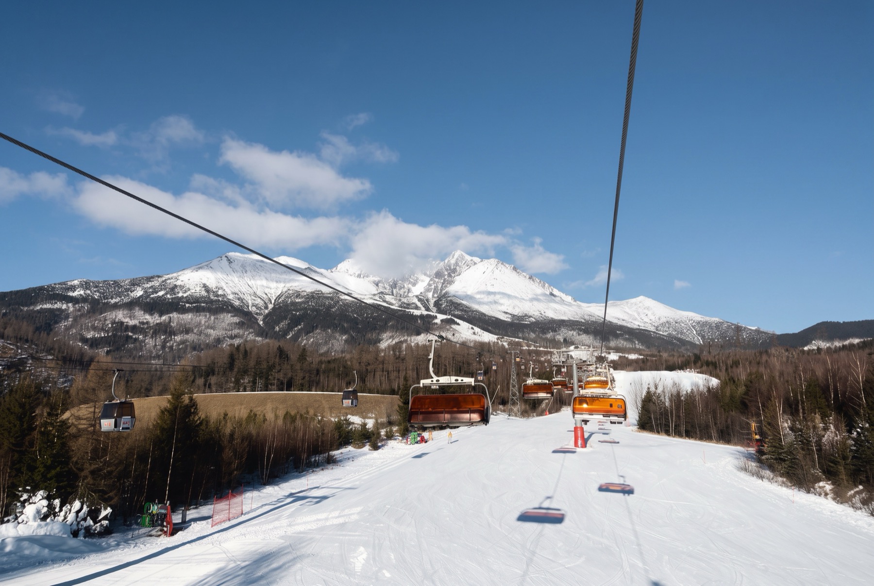 Skifahren in der Slowakei 2026: 14 Tipps und alles, was du wissen solltest 13 Piste in Tatranská Lomnica unter dem Lomnický štít