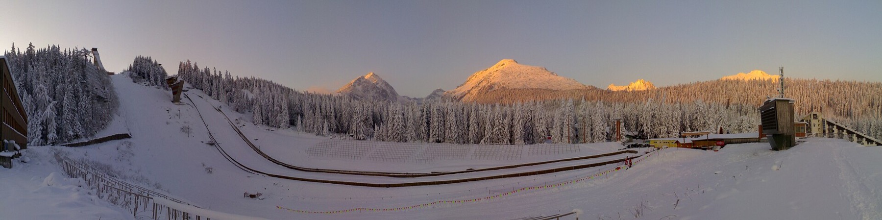 Skifahren in der Slowakei 2026: 14 Tipps und alles, was du wissen solltest 15 Skisprungschanzen am Štrbské Pleso