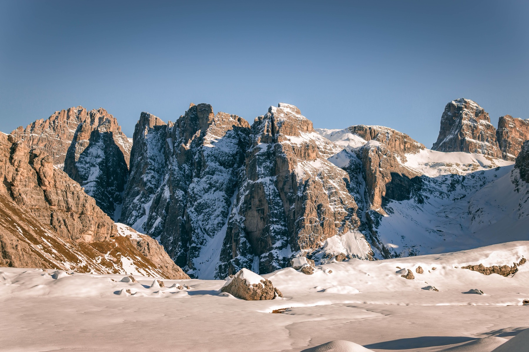 Skiing in Italy 2026: 14 Tips for the Dolomites, Livigno & Superski 2 Dolomites in winter