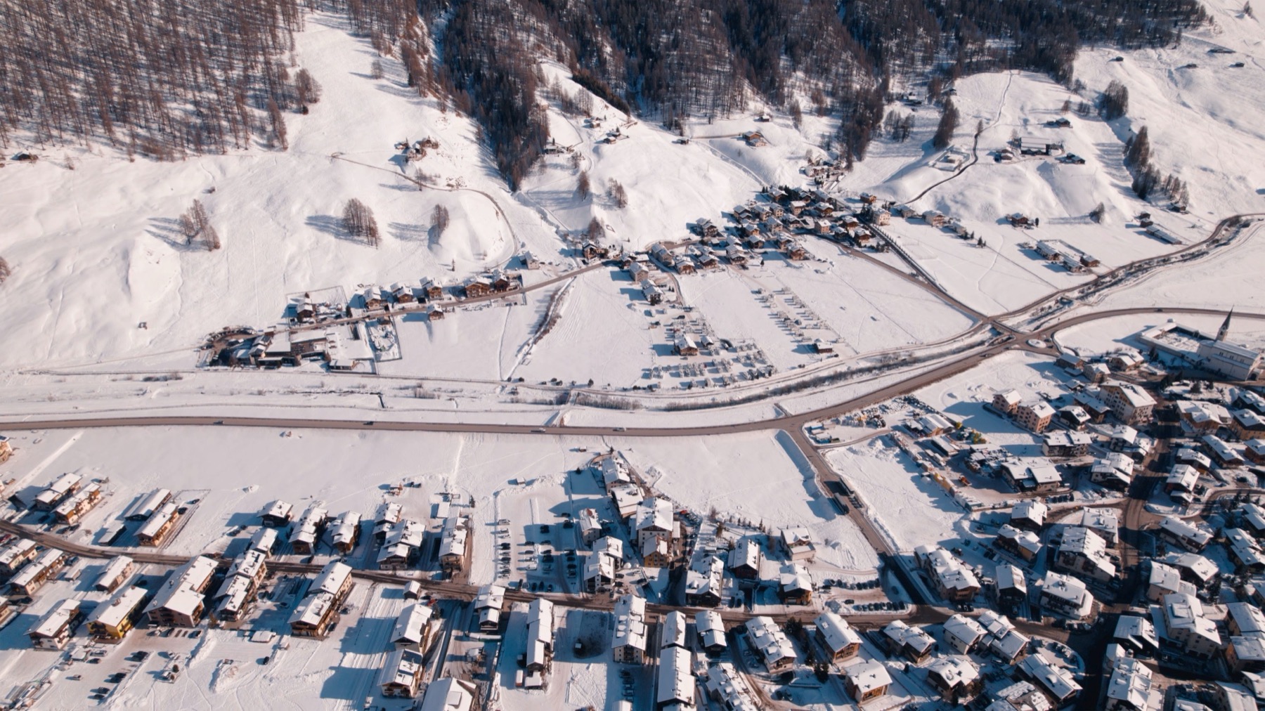 Skiing in Italy 2026: 14 Tips for the Dolomites, Livigno & Superski 6 Livigno in winter