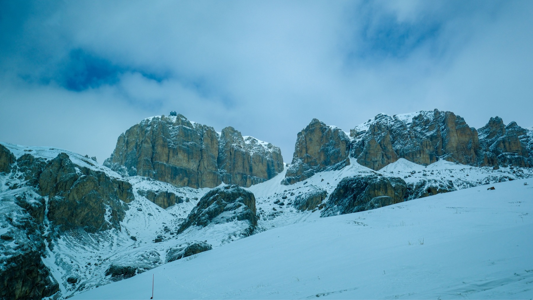 Skiing in Italy 2026: 14 Tips for the Dolomites, Livigno & Superski 9 Sella Massif