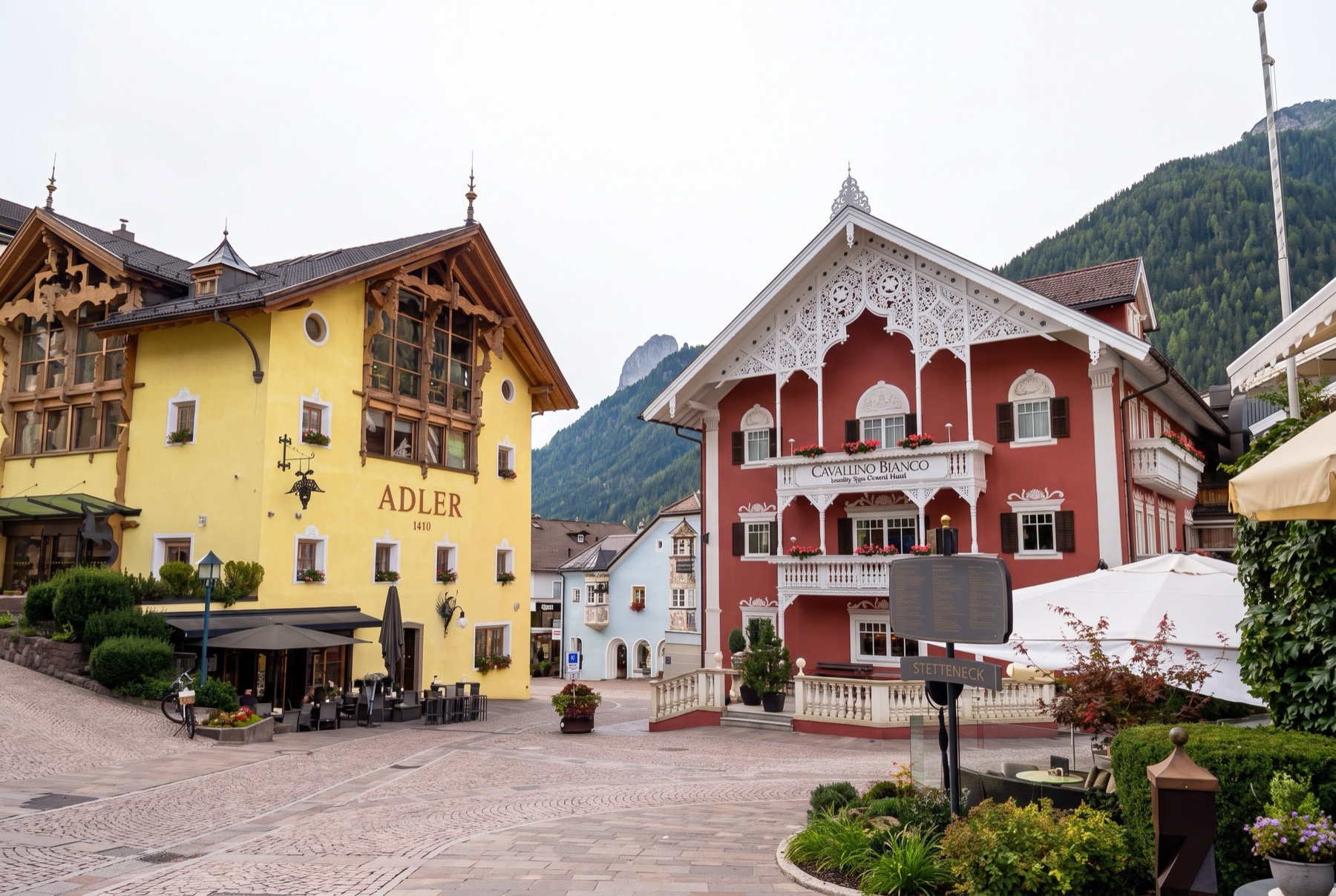 Skiing in Italy 2026: 14 Tips for the Dolomites, Livigno & Superski 13 Ortisei in Val Gardena
