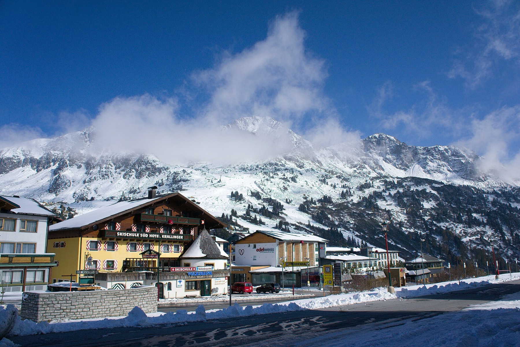 Skifahren in Österreich: 20 Top-Skigebiete und Skipass-Preise 2026 12 Winterliches Salzburg und Skigebiet Obertauern
