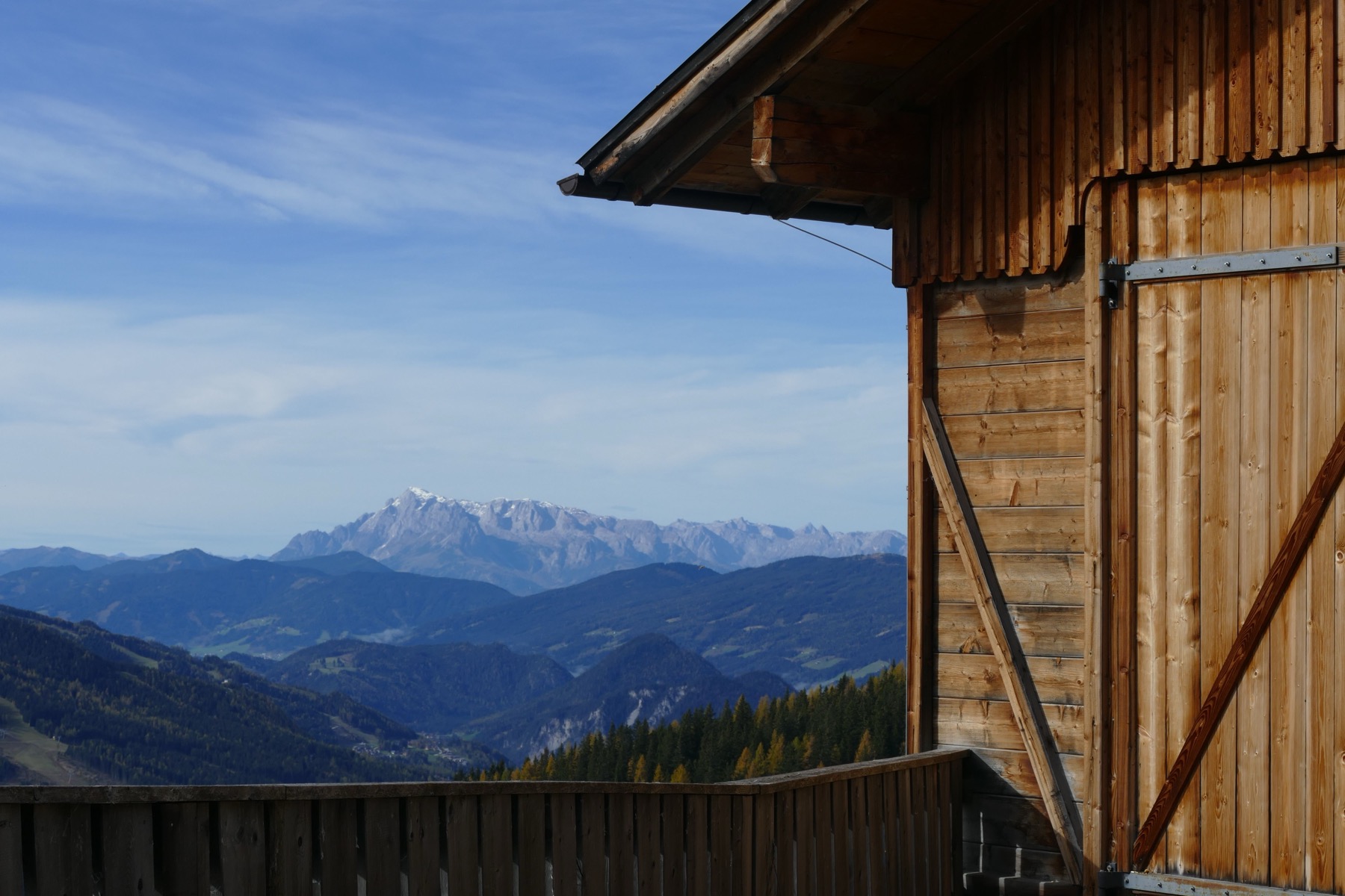 Nassfeld 2026: 12 Tipps für 110 km Pisten im südlichsten Großskigebiet Österreichs 9 Berghütte mit Terrasse
