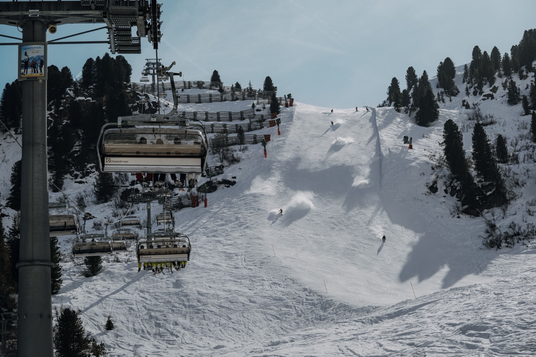 Nassfeld 2026: 12 Tipps für 110 km Pisten im südlichsten Großskigebiet Österreichs 16 Talstation einer Seilbahn