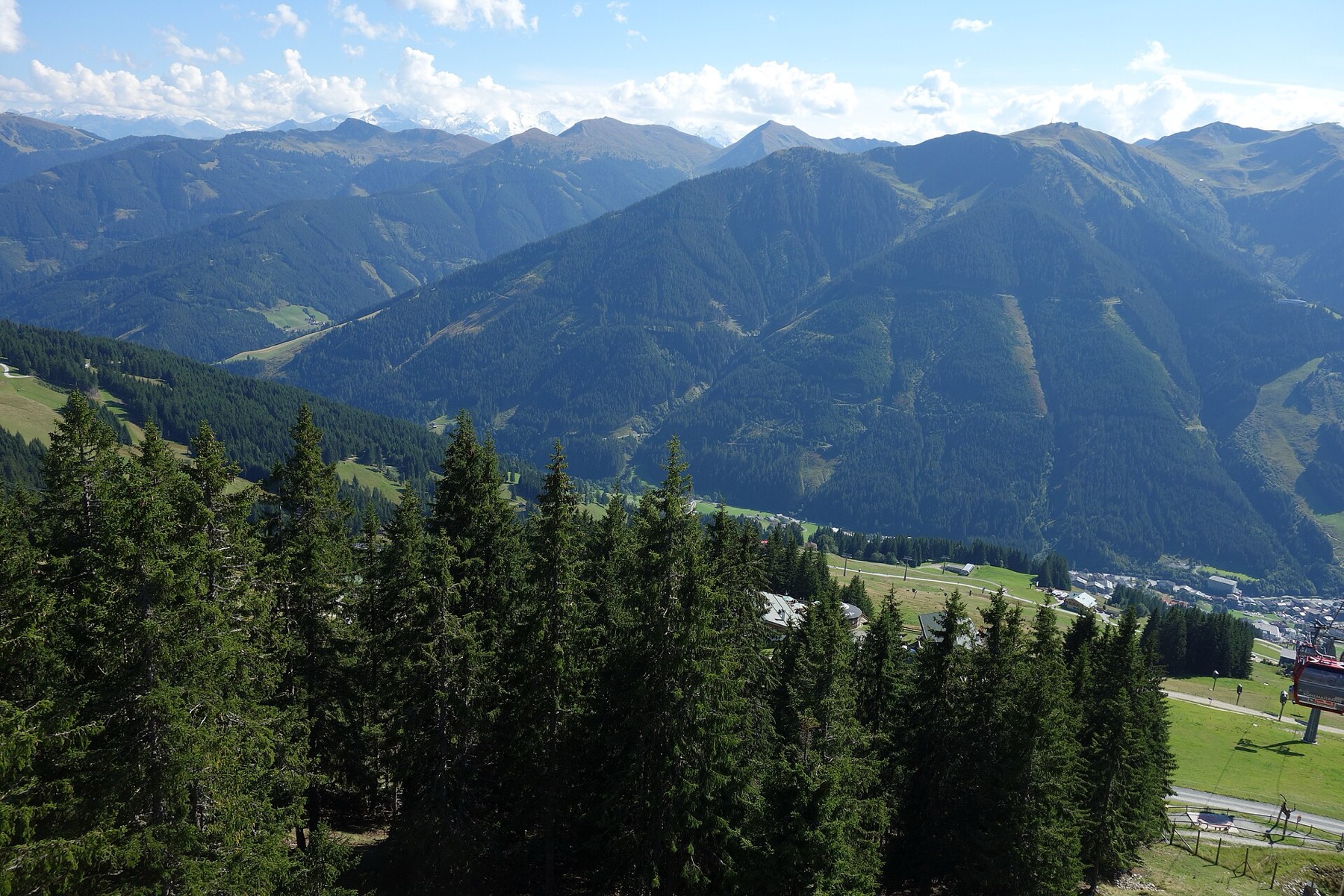Zell am See a Kaprun, Rakousko: 14 tipů na lyžování u jezera i na ledovci 12 Skicircus Saalbach v rámci Ski ALPIN CARD