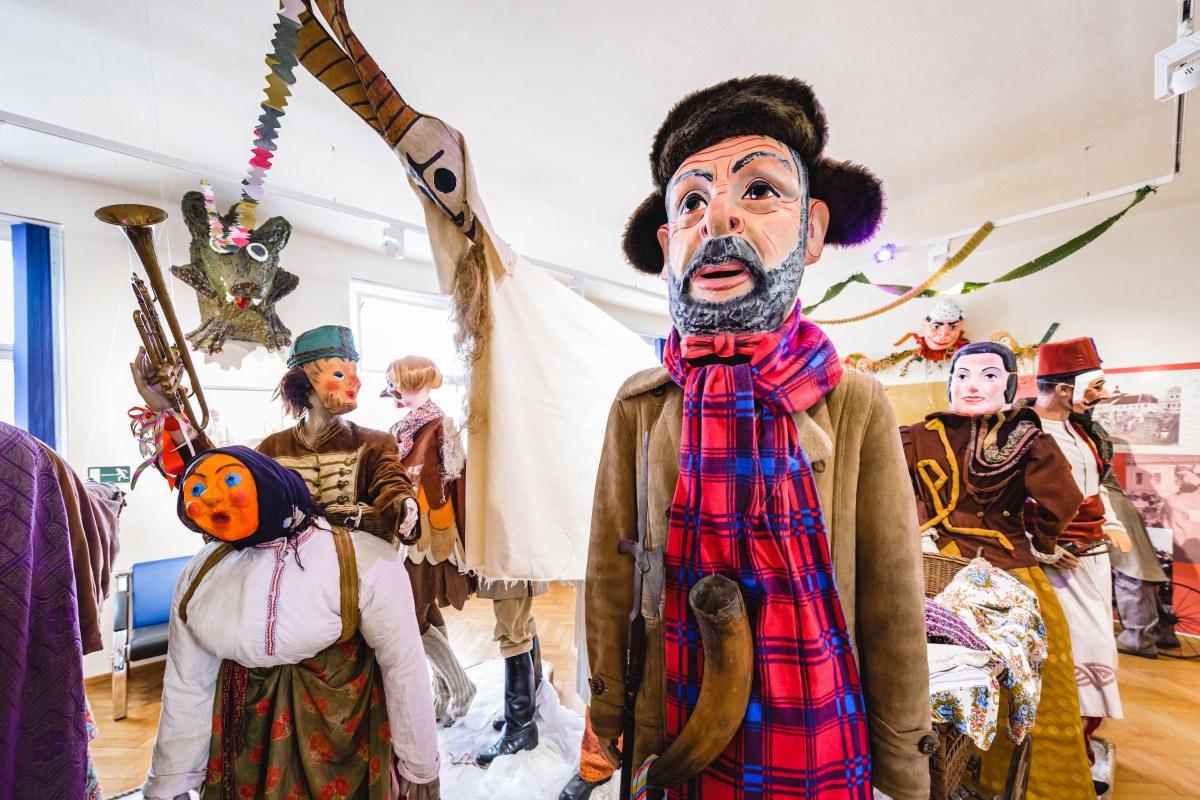 Písek con i bambini: 44 consigli di una mamma del posto per il 2026 36 Maschere di Carnevale nel Museo delle maschere di Milevsko