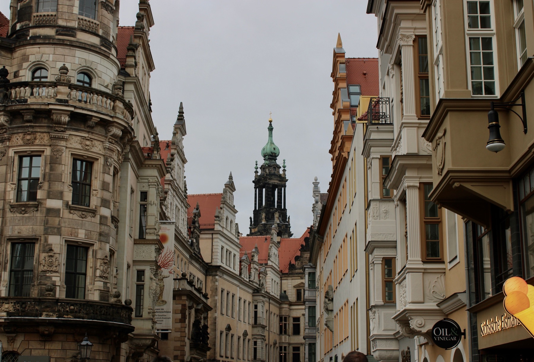 Dresden: 16 Sehenswürdigkeiten und kostenlose Tipps 17 Hof der Elemente in der Kunsthofpassage