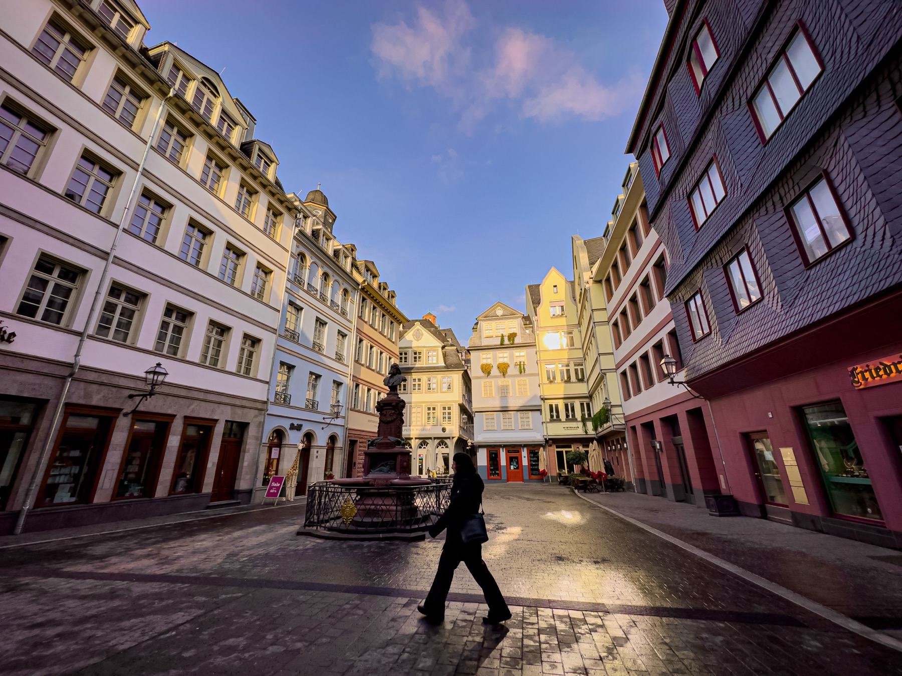 Frankfurt, Německo: 18 tipů, co vidět za jeden den 7 Zrekonstruovaná čtvrť Dom-Römer