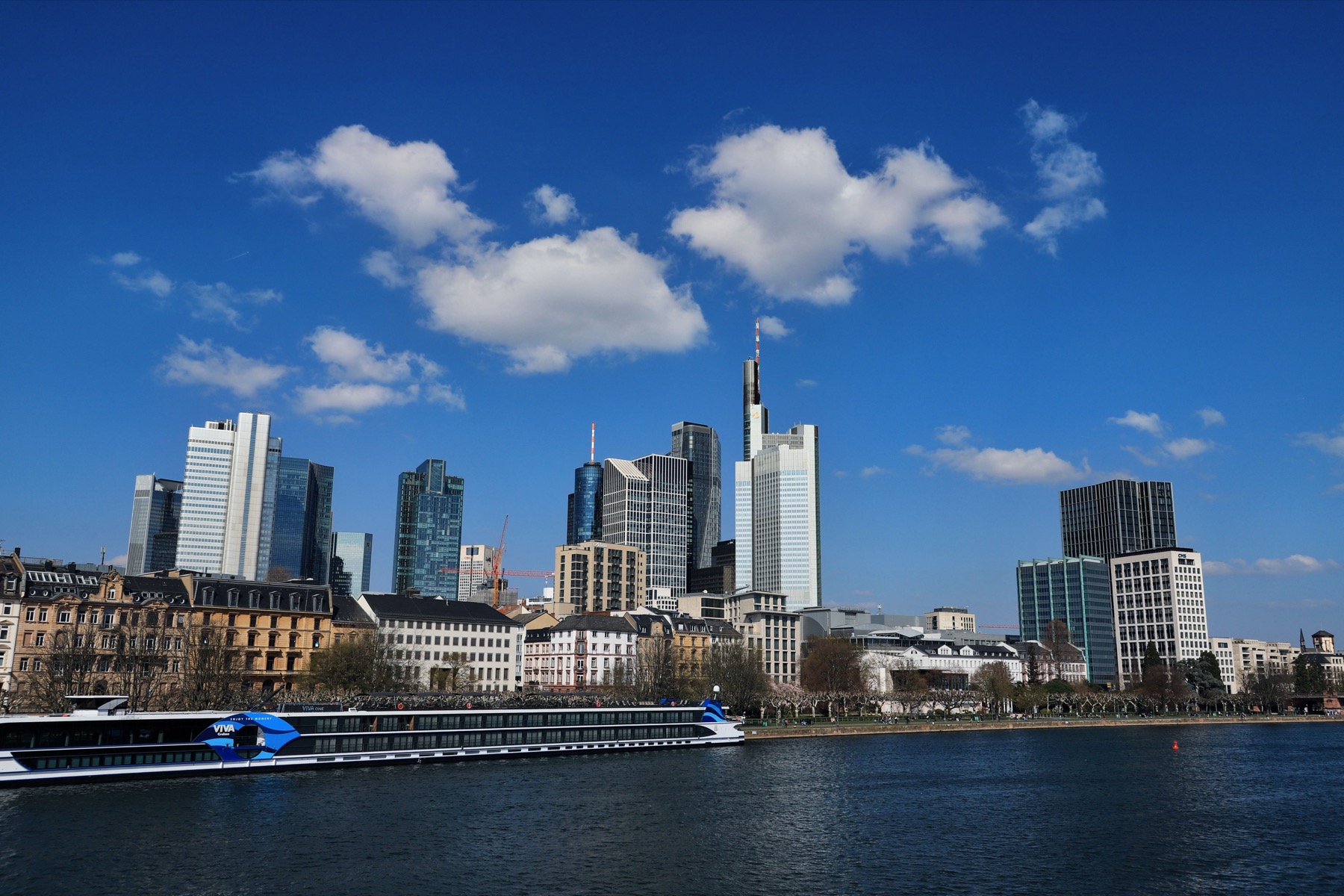 Frankfurt, Německo: 18 tipů, co vidět za jeden den 20 Vyhlídková loď na Mohanu