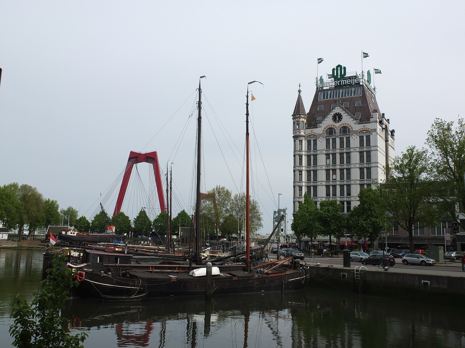 Rotterdam: 16 cose da vedere e fare nel 2026 16 Il grattacielo storico Witte Huis