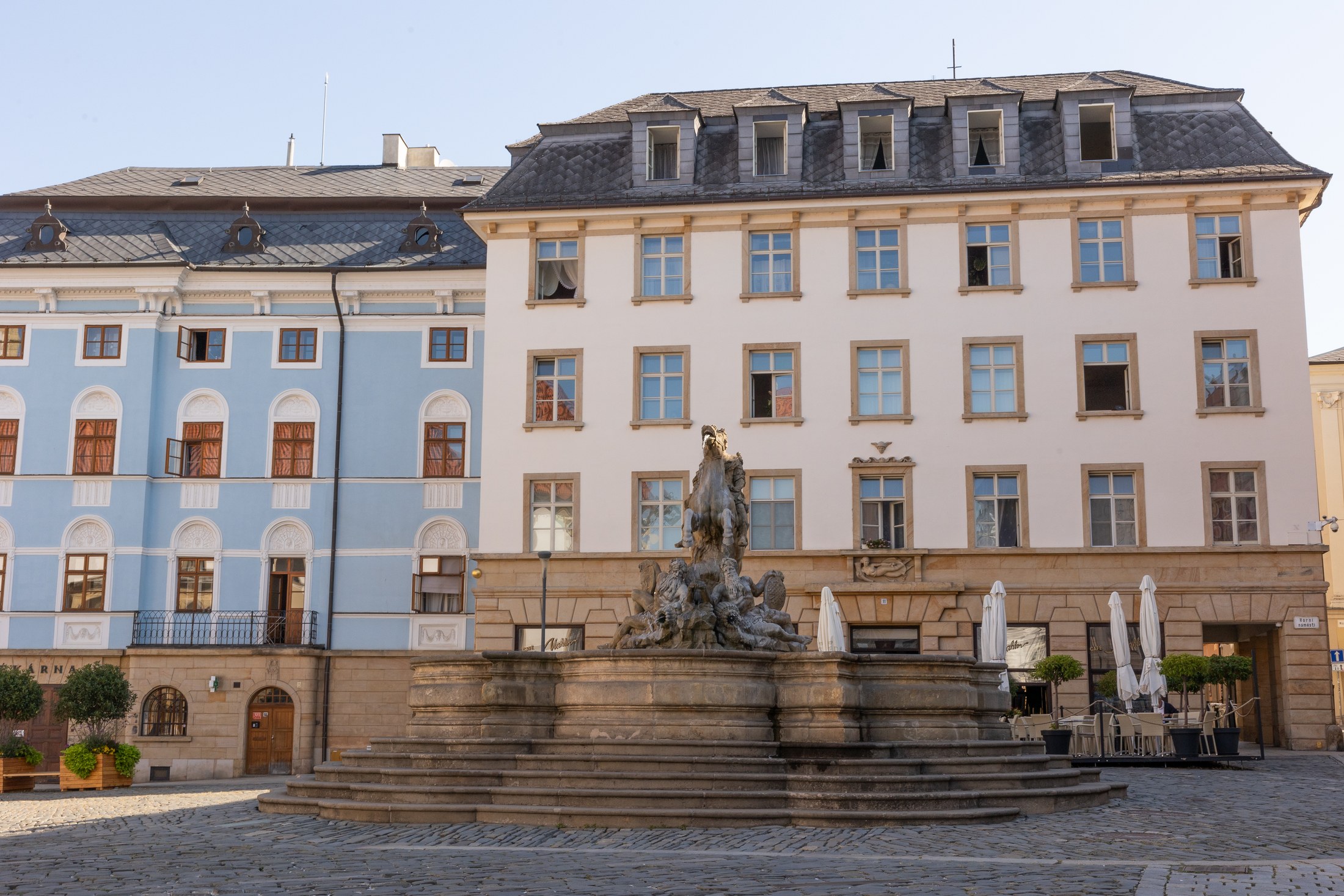 Olomouc con bambini: 34 idee su cosa fare e dove andare nel 2026 6 Fontana di Cesare nella Piazza Alta di Olomouc