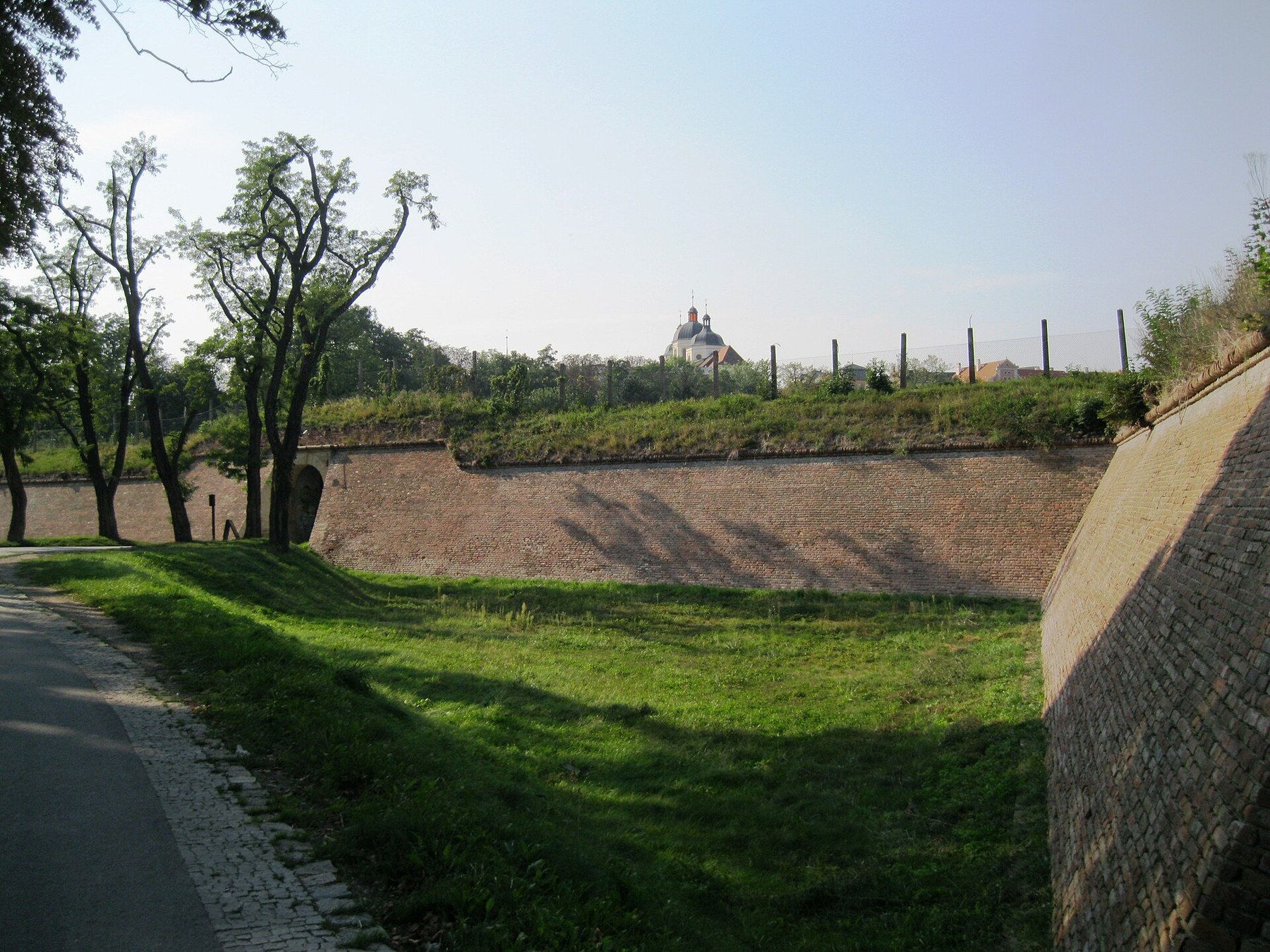 Olomouc con bambini: 34 idee su cosa fare e dove andare nel 2026 12 Mura della Fortezza della Corona a Olomouc