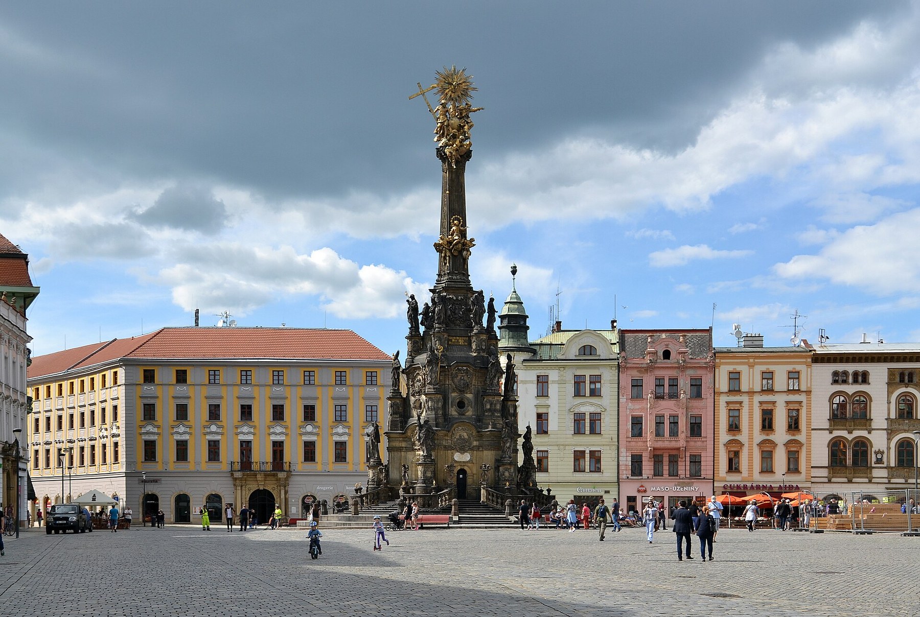 Olomouc con bambini: 34 idee su cosa fare e dove andare nel 2026 5 Colonna della Santissima Trinità nella Piazza Alta di Olomouc