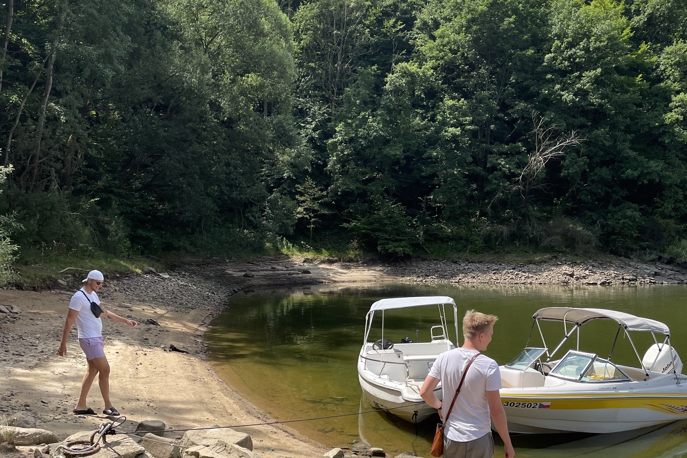 Gite nei dintorni di Písek: 30 idee tra castelli, laghi e torri panoramiche 26 Spiaggia naturale in un'insenatura del bacino di Orlík