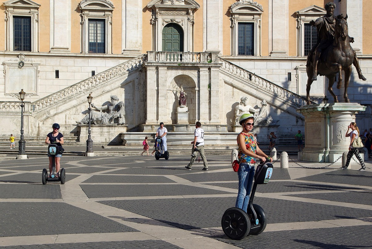Co vidět v Římě: 40 nejlepších míst, která navštívit 38 Michelangelovo náměstí Piazza del Campidoglio se sochou Marka Aurelia