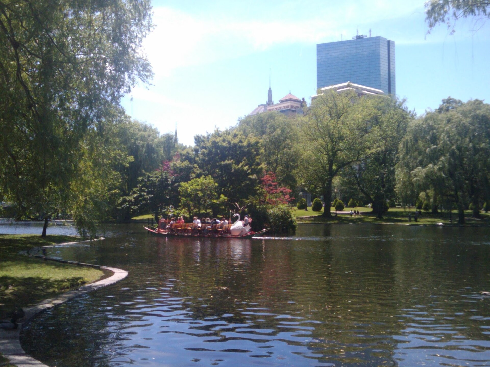 Boston, USA: 22 Things to See and Do + Freedom Trail 4 Lagoon with swan boats in the Public Garden