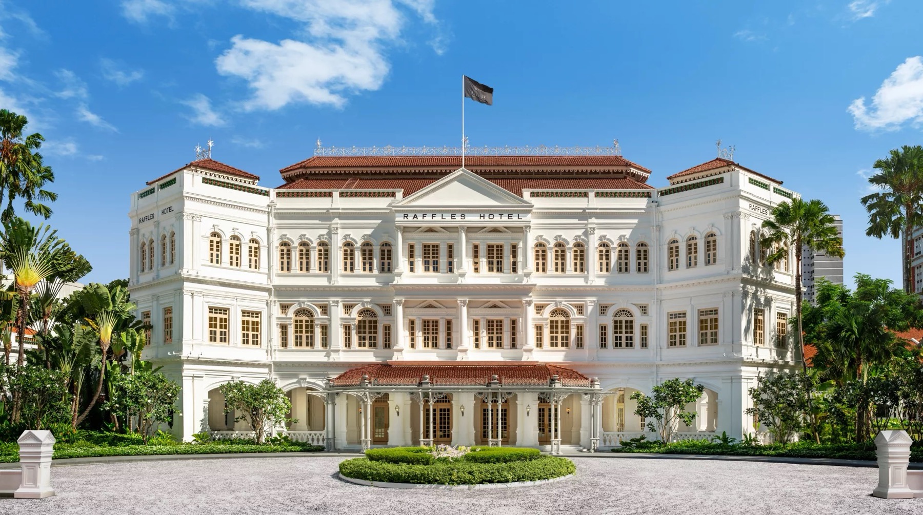 The World's Most Luxurious Hotels: 29 Addresses That Will Surprise You in 2026 7 Colonnade and verandas of Raffles hotel