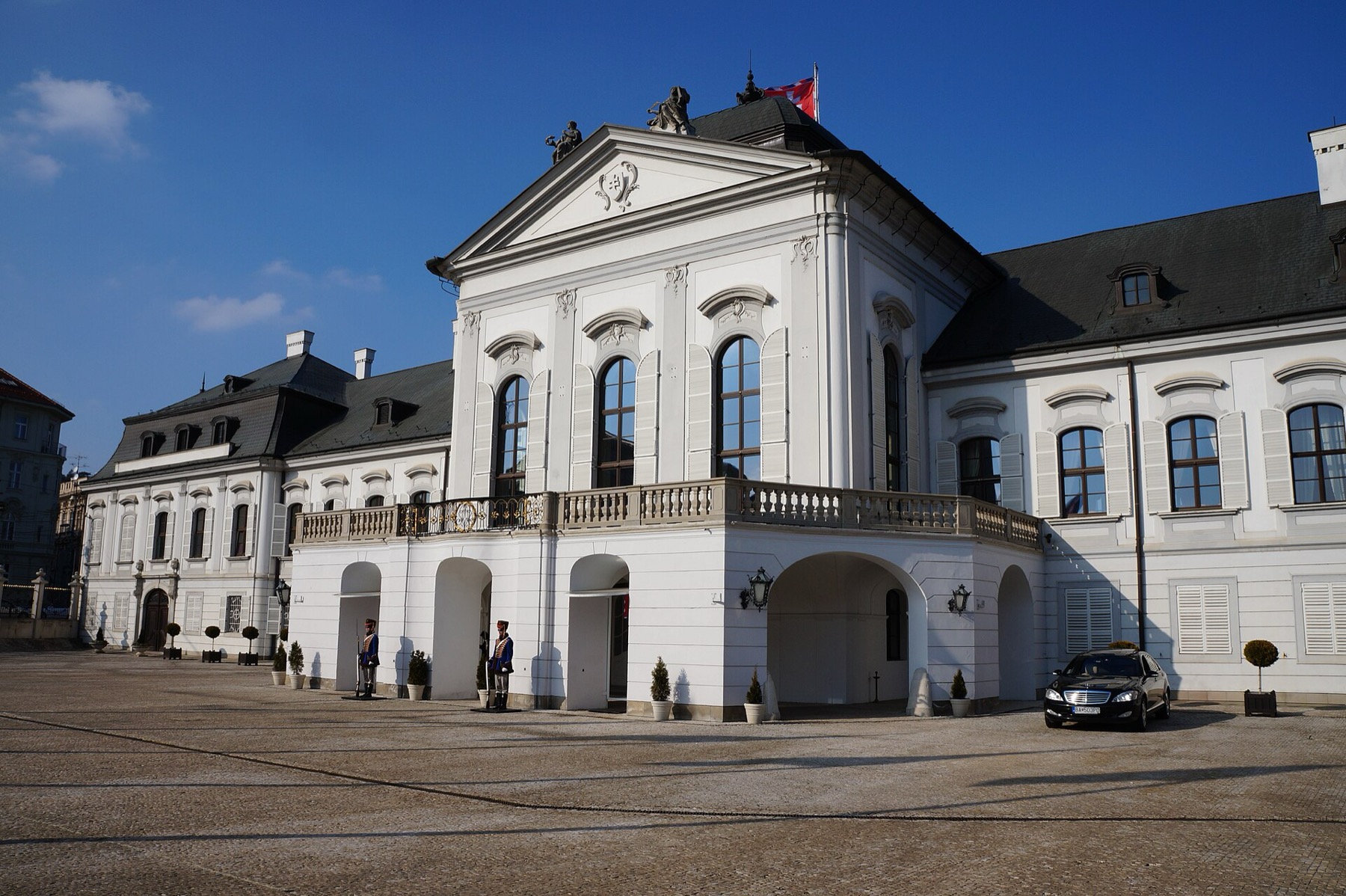 Co vidět v Bratislavě: 16 tipů, co dělat a kde se ubytovat 16 Prezidentský palác
