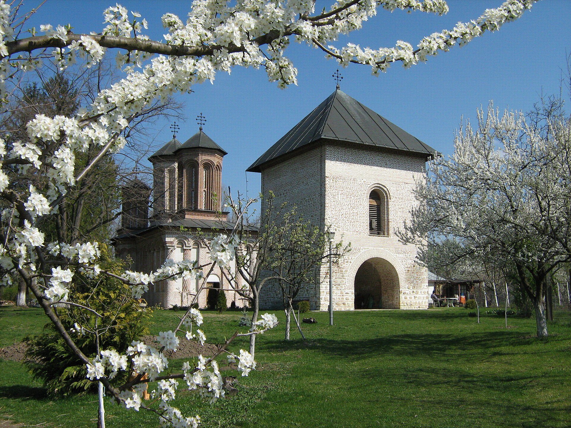 Bukarest, Rumänien: 20 Sehenswürdigkeiten & Ausflüge 2026 20 Kloster Snagov auf einer Seeinsel