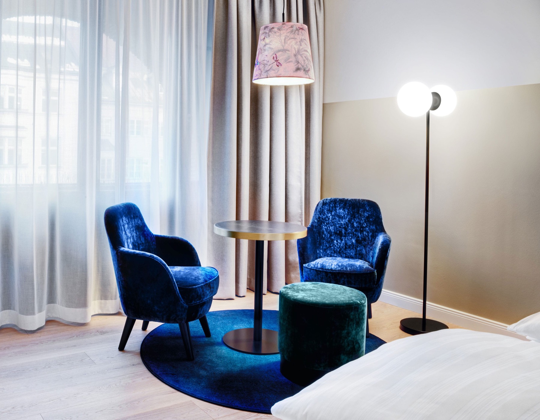 Wo übernachten in Innsbruck: 17 beste Hotels 2026 12 Schlafzimmer im STAGE 12 Hotel