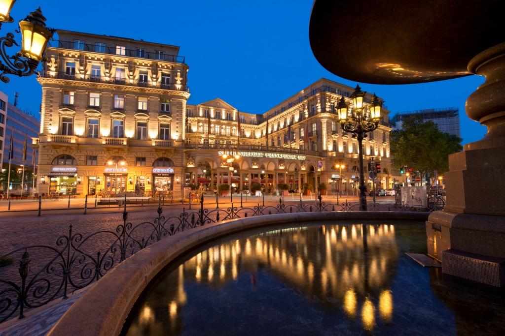 Kde bydlet ve Frankfurtu: 12 nejlepších hotelů a bezpečných čtvrtí 4 Hotel Steigenberger Frankfurter Hof